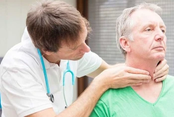 بهترین روش‌های درمان اختلال بلع در بزرگسالان