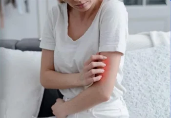 نشانه های حساسیت مفرط به لمس، صدا، نور یا حرکت